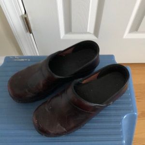Clogs